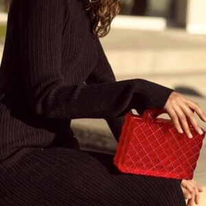 LALA Lexa Gemma Handle Clutch_ Strawberry.

It is a modern Art hand bag!